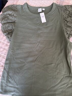 GAP Olive Eyelet Puff-Sleeve Ribbed Tee